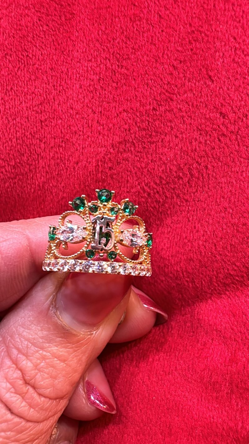Anillo Diseño 15 años (Piedras Verdes)