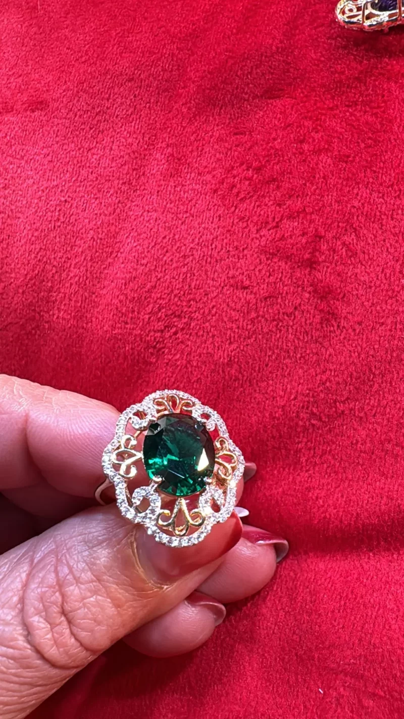 Anillo Diseño Piedra Verde 14K
