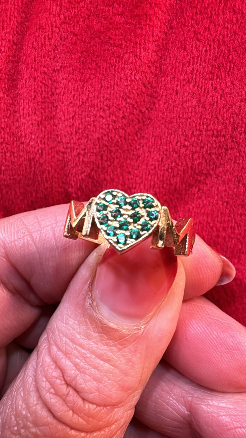 Anillo Diseño: Mom Corazón 14K