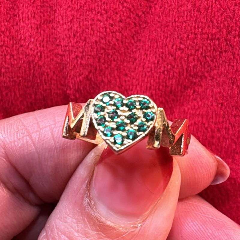 Anillo Diseño: Mom Corazón 14K