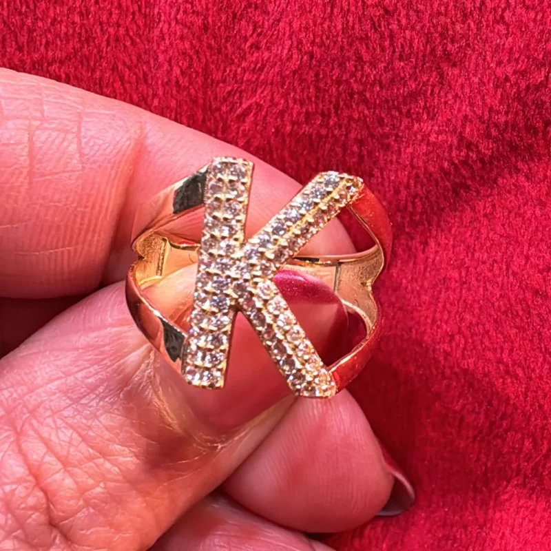 Anillo Diseño K de 14k