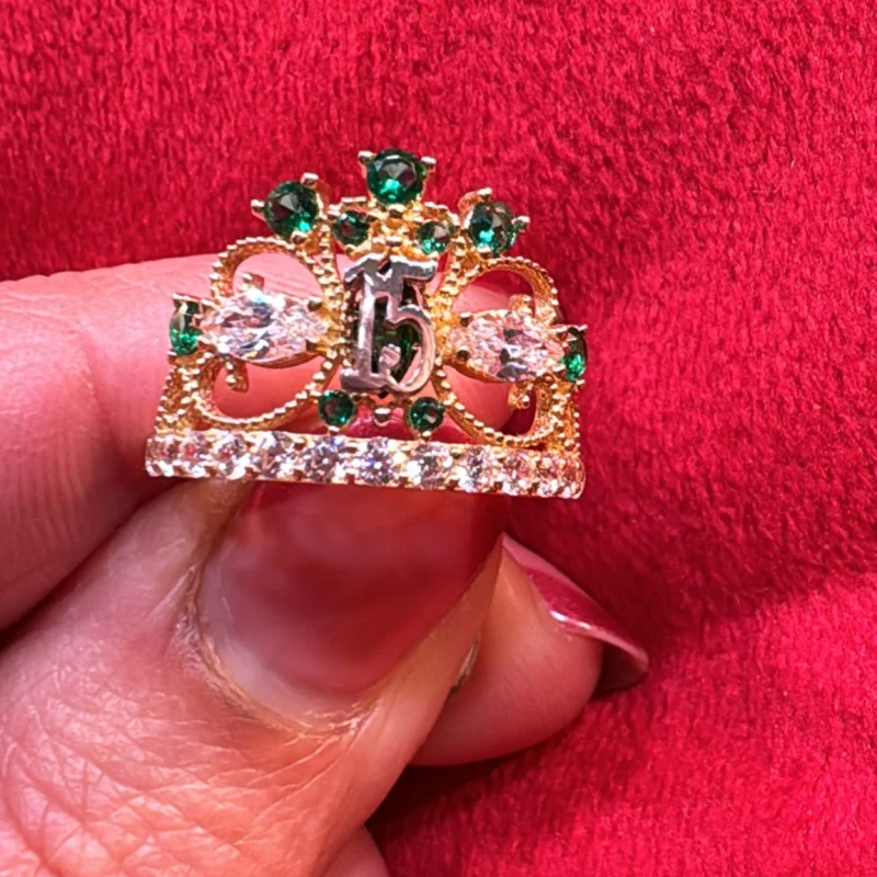 Anillo Diseño 15 años (Piedras Verdes)