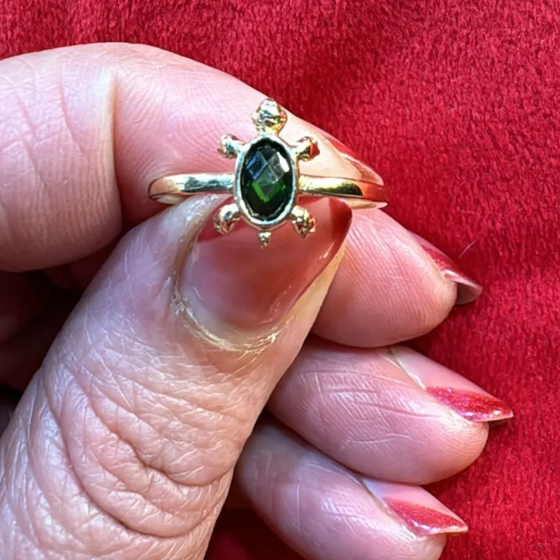 Anillo Diseño Circonia Verde Tortuga 14K
