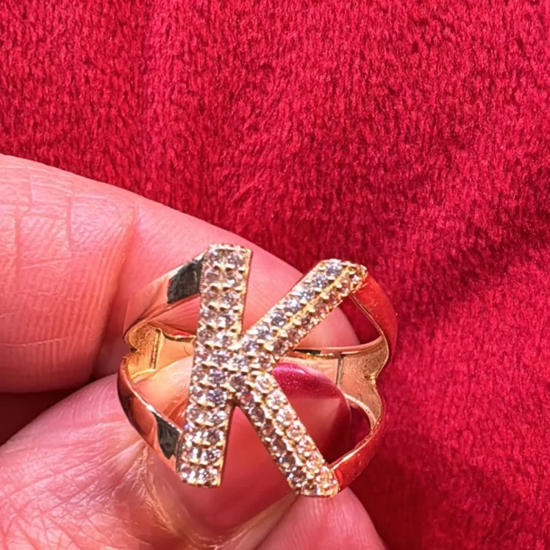 Anillo Diseño K de 14k